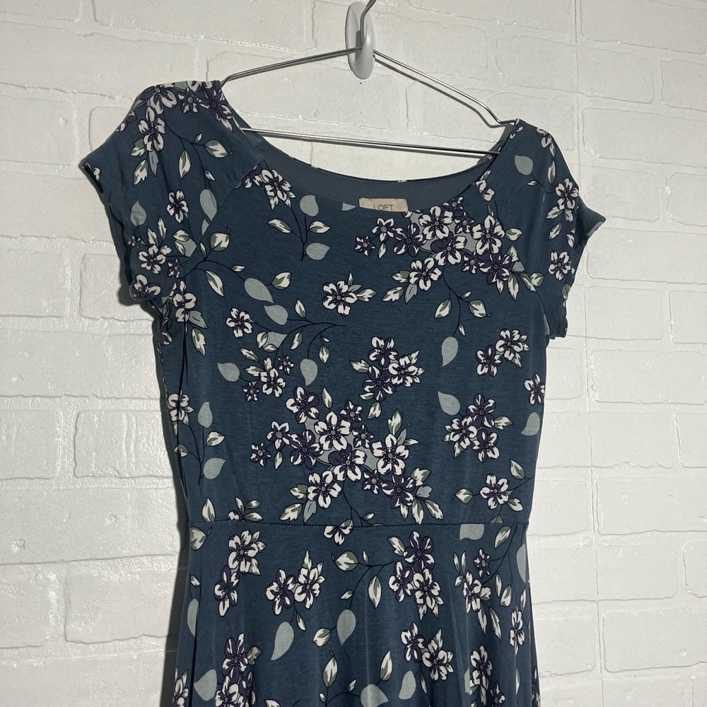 LOFT Dress Blue Floral Fit Flare A Line Short Cap Sleeve Dress Flowy Small - Picture 2 of 7
